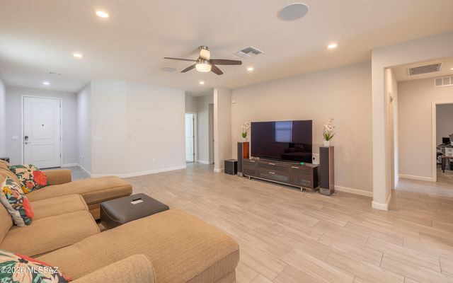 13755 E Silver Pine Trail, Vail, AZ 85641