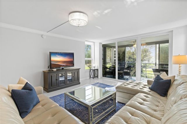 821 Cypress Boulevard 304, Pompano Beach, FL 33069