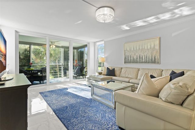 821 Cypress Boulevard 304, Pompano Beach, FL 33069