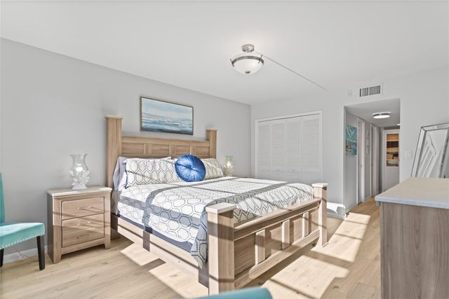 821 Cypress Boulevard 304, Pompano Beach, FL 33069