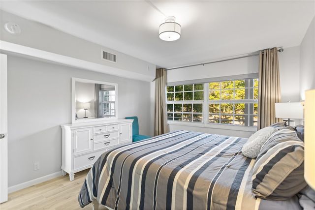 821 Cypress Boulevard 304, Pompano Beach, FL 33069