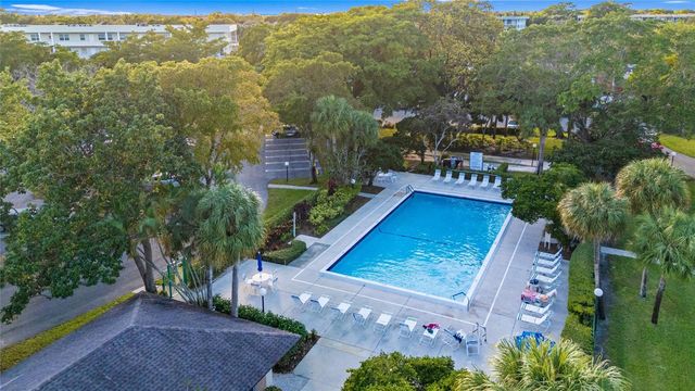 821 Cypress Boulevard 304, Pompano Beach, FL 33069