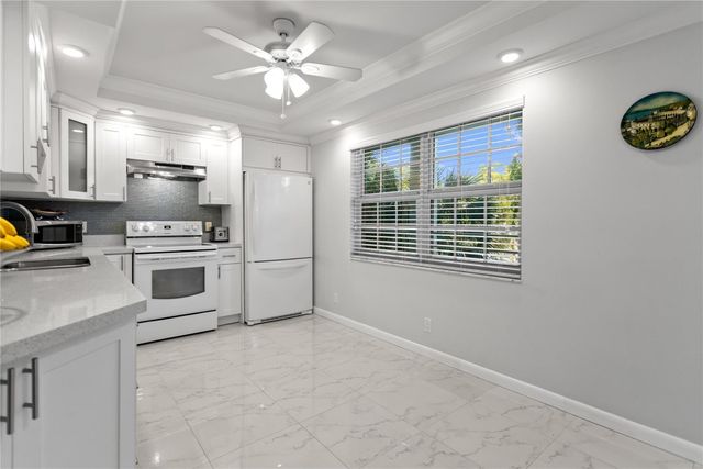 821 Cypress Boulevard 304, Pompano Beach, FL 33069