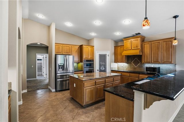 22733 Inspiration, Canyon Lake, CA 92587