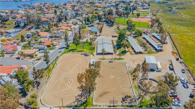 22733 Inspiration, Canyon Lake, CA 92587