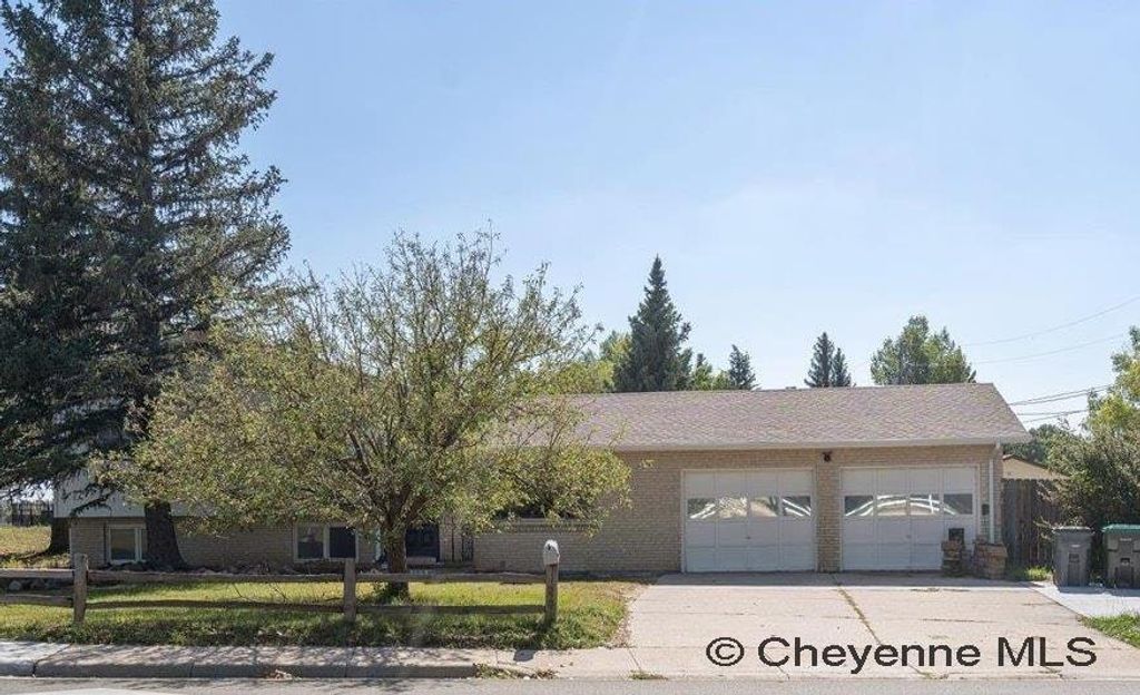 1205 E CARLSON ST, Cheyenne, WY 82009