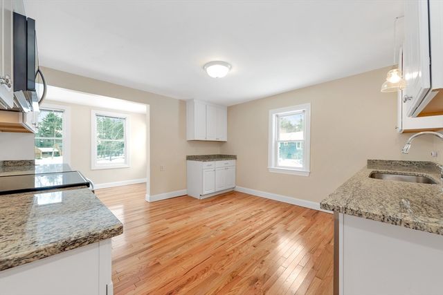 92 Squannacook Rd, Shirley, MA 01464