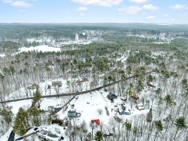 92 Squannacook Rd, Shirley, MA 01464