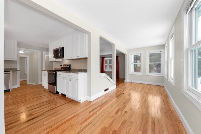 92 Squannacook Rd, Shirley, MA 01464