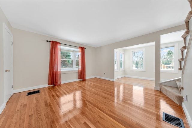 92 Squannacook Rd, Shirley, MA 01464