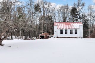 92 Squannacook Rd, Shirley, MA 01464