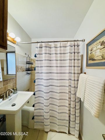 4135 E Bellevue Street, Tucson, AZ 85712