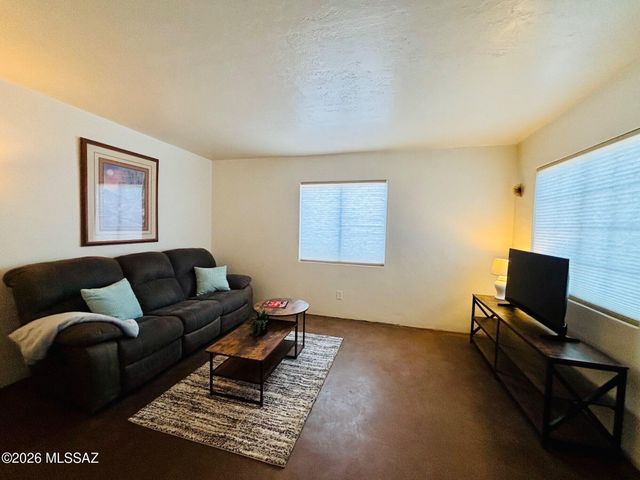 4135 E Bellevue Street, Tucson, AZ 85712