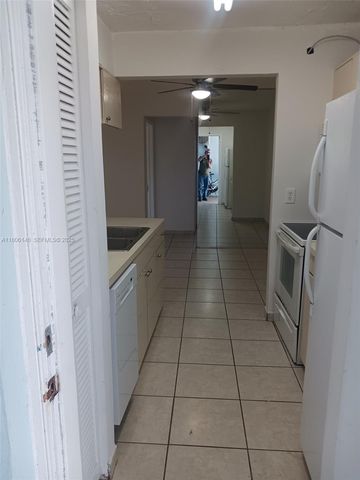 2700 NE 135th Street 30, North Miami, FL 33181