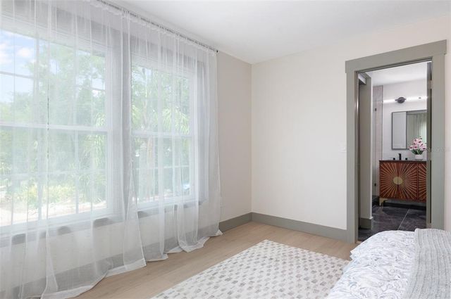 1320 CORAL WAY S, St Petersburg, FL 33705