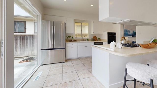 2660 Muirfield Circle, San Bruno, CA 94066