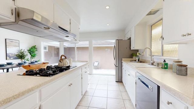 2660 Muirfield Circle, San Bruno, CA 94066