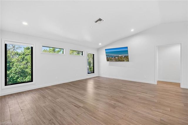 1211 Periwinkle WAY, Sanibel, FL 33957