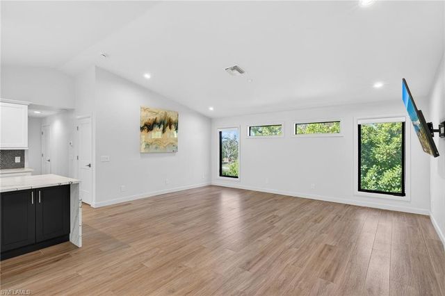 1211 Periwinkle WAY, Sanibel, FL 33957