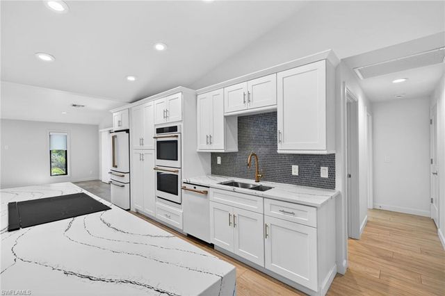 1211 Periwinkle WAY, Sanibel, FL 33957