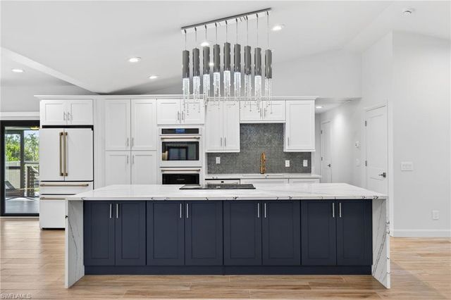 1211 Periwinkle WAY, Sanibel, FL 33957