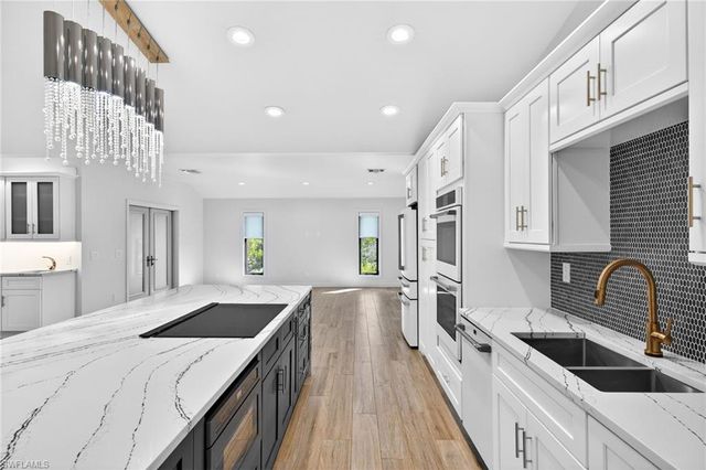 1211 Periwinkle WAY, Sanibel, FL 33957