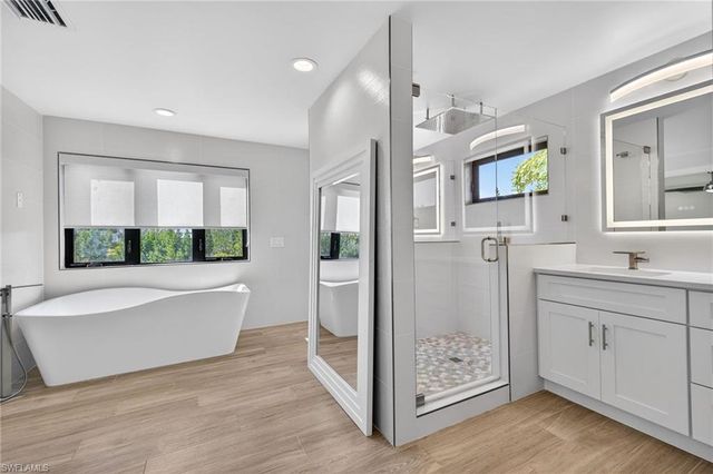 1211 Periwinkle WAY, Sanibel, FL 33957