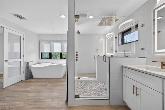 1211 Periwinkle WAY, Sanibel, FL 33957