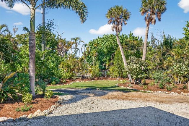 1211 Periwinkle WAY, Sanibel, FL 33957