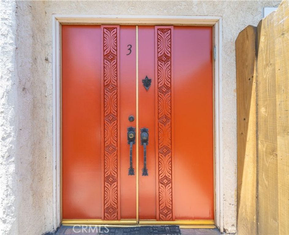 14947 Dickens Street 3, Sherman Oaks, CA 91403