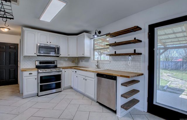 3712 Hazelwood Drive, Benton, AR 72015