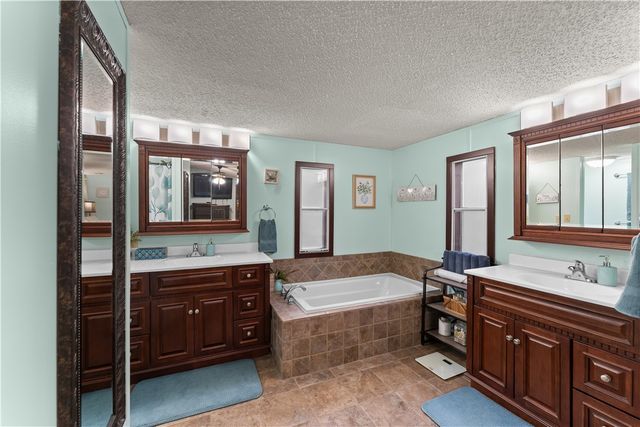 15722 Little Beaver Lane, Rogers, AR 72756