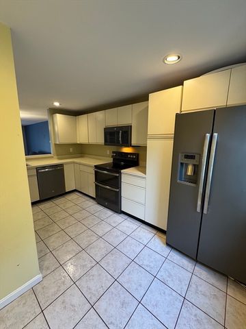 283 East Main 34, Norton, MA 02766
