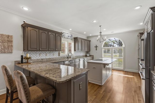 2540 HALLE PKY, Collierville, TN 38017