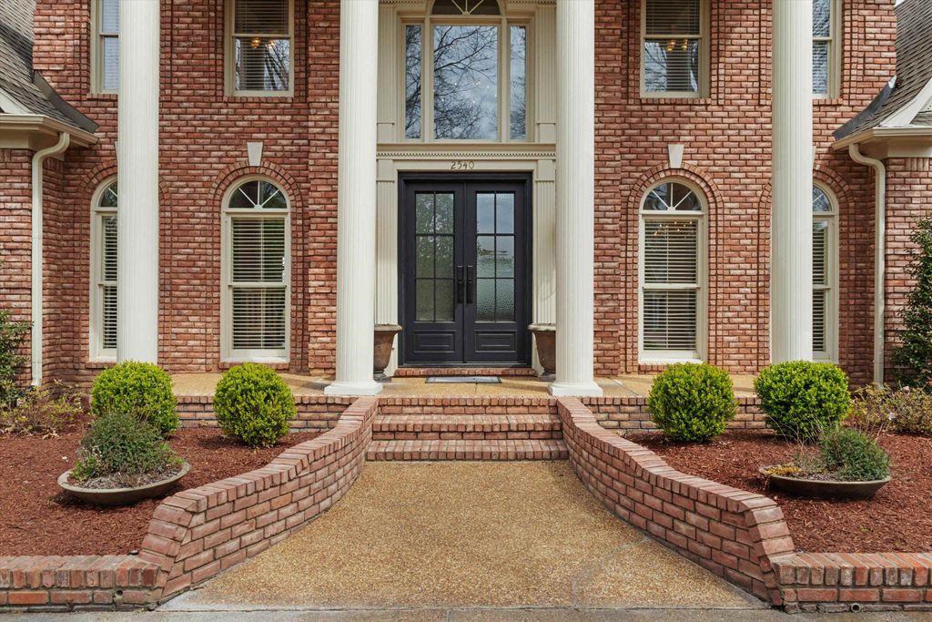 2540 HALLE PKY, Collierville, TN 38017