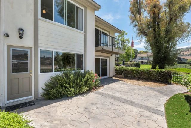 32124 Beachlake Lane, Westlake Village, CA 91361