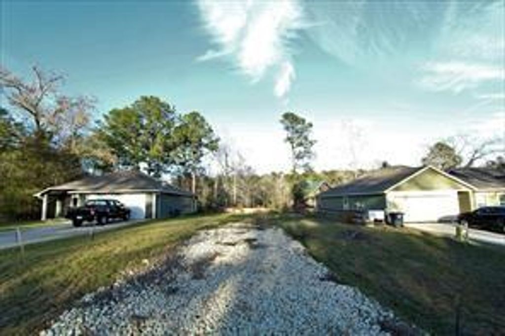 13 Sunny Hill Drive, Huntsville, TX 77340