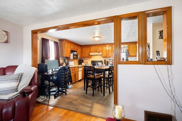 1791 Carew St, Springfield, MA 01104