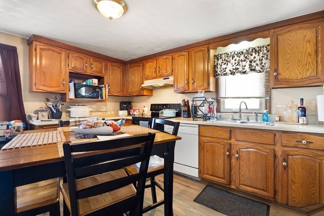 1791 Carew St, Springfield, MA 01104