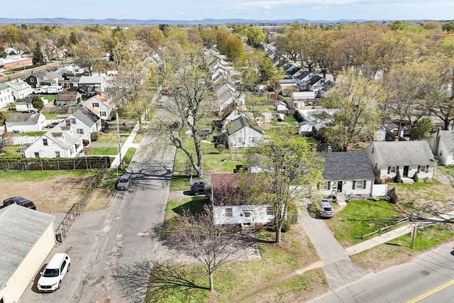 1791 Carew St, Springfield, MA 01104