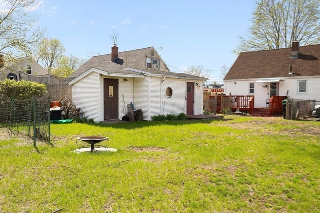 1791 Carew St, Springfield, MA 01104
