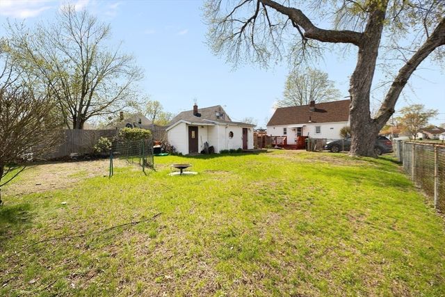 1791 Carew St, Springfield, MA 01104