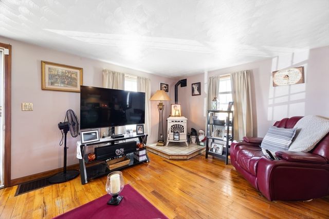 1791 Carew St, Springfield, MA 01104