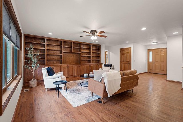 2474 SHADY OAK DRIVE, Green Bay, WI 54304