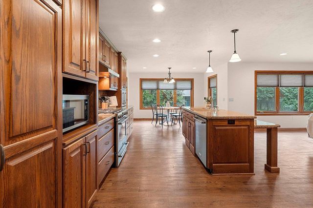 2474 SHADY OAK DRIVE, Green Bay, WI 54304
