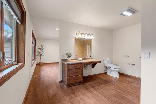 2474 SHADY OAK DRIVE, Green Bay, WI 54304