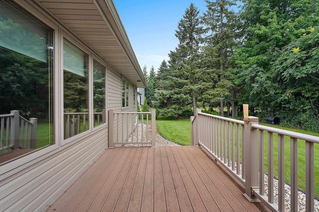 2474 SHADY OAK DRIVE, Green Bay, WI 54304