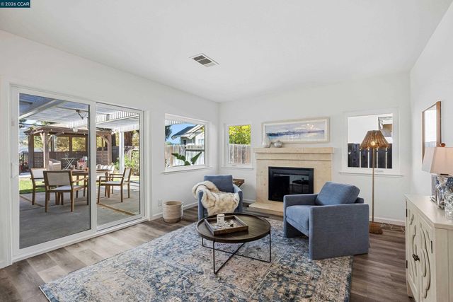 9953 Mangos Dr, San Ramon, CA 94583