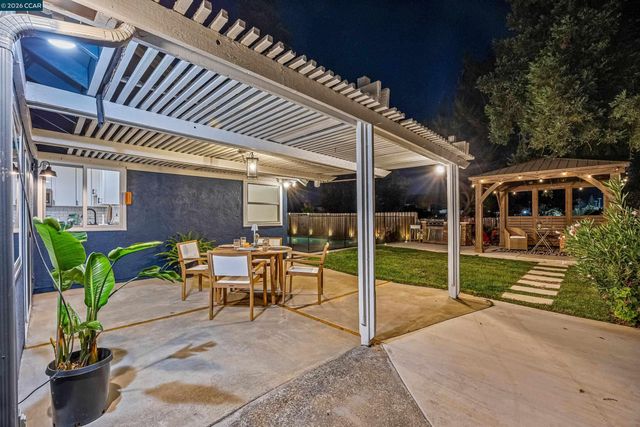 9953 Mangos Dr, San Ramon, CA 94583