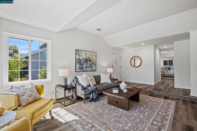 9953 Mangos Dr, San Ramon, CA 94583